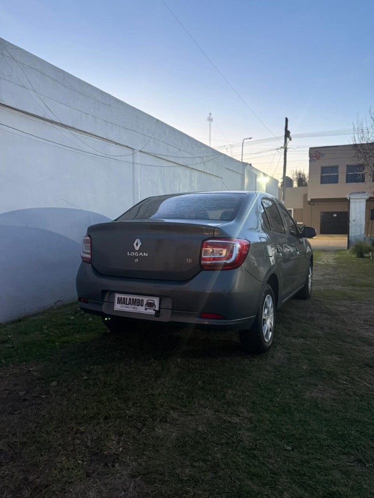 Renault Logan Autentique 1.6 — foto 3